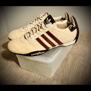 Rare/Retro Vintage Adidas Tuscany Tan size 10